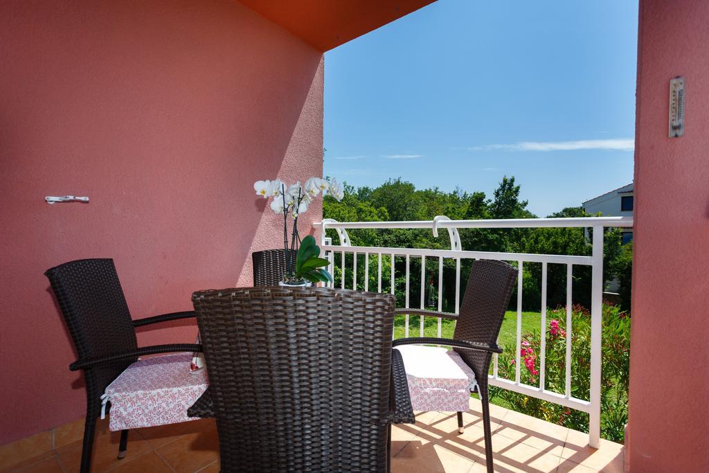 Apartman Snjezana Malinska Exterior photo