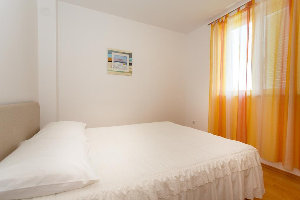 Apartman Snjezana Malinska Exterior photo