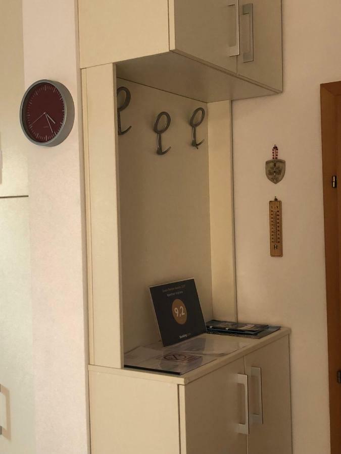 Apartman Snjezana Malinska Exterior photo