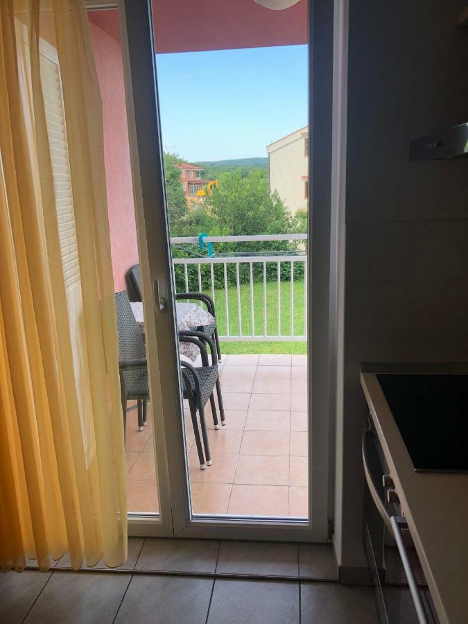 Apartman Snjezana Malinska Exterior photo